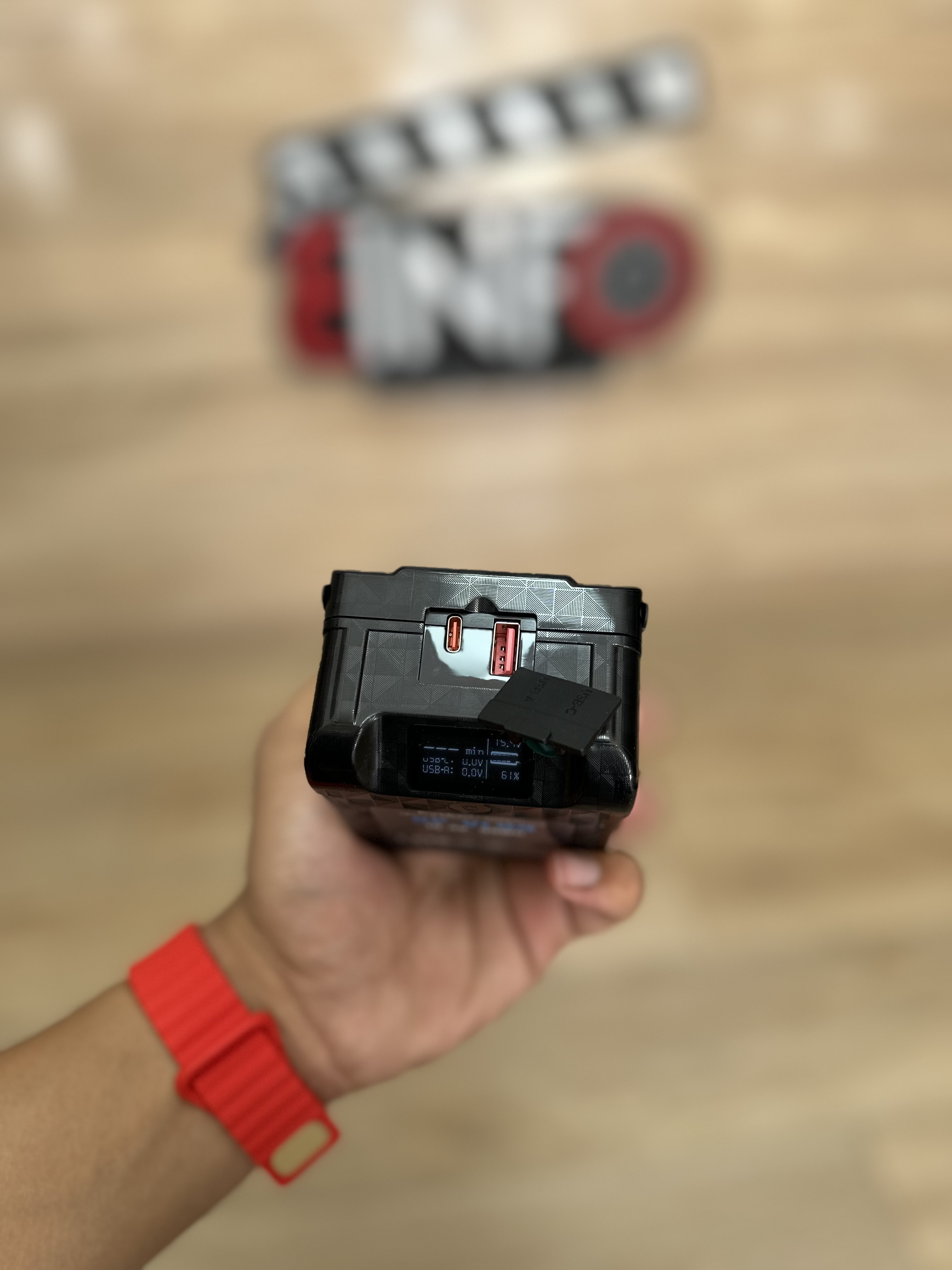 Batterie v mount ( v loge ) pd image