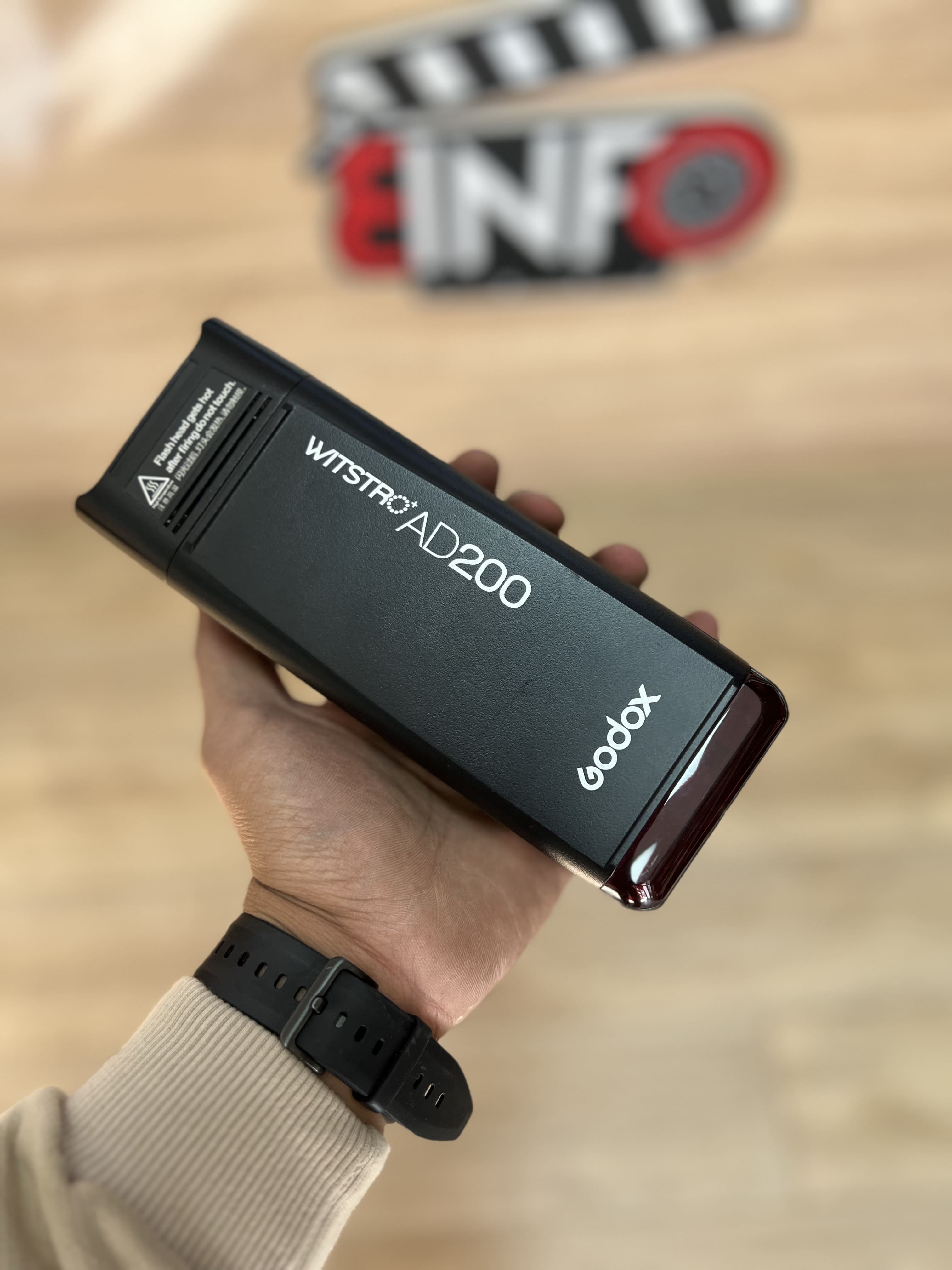 GODOX AD200 image