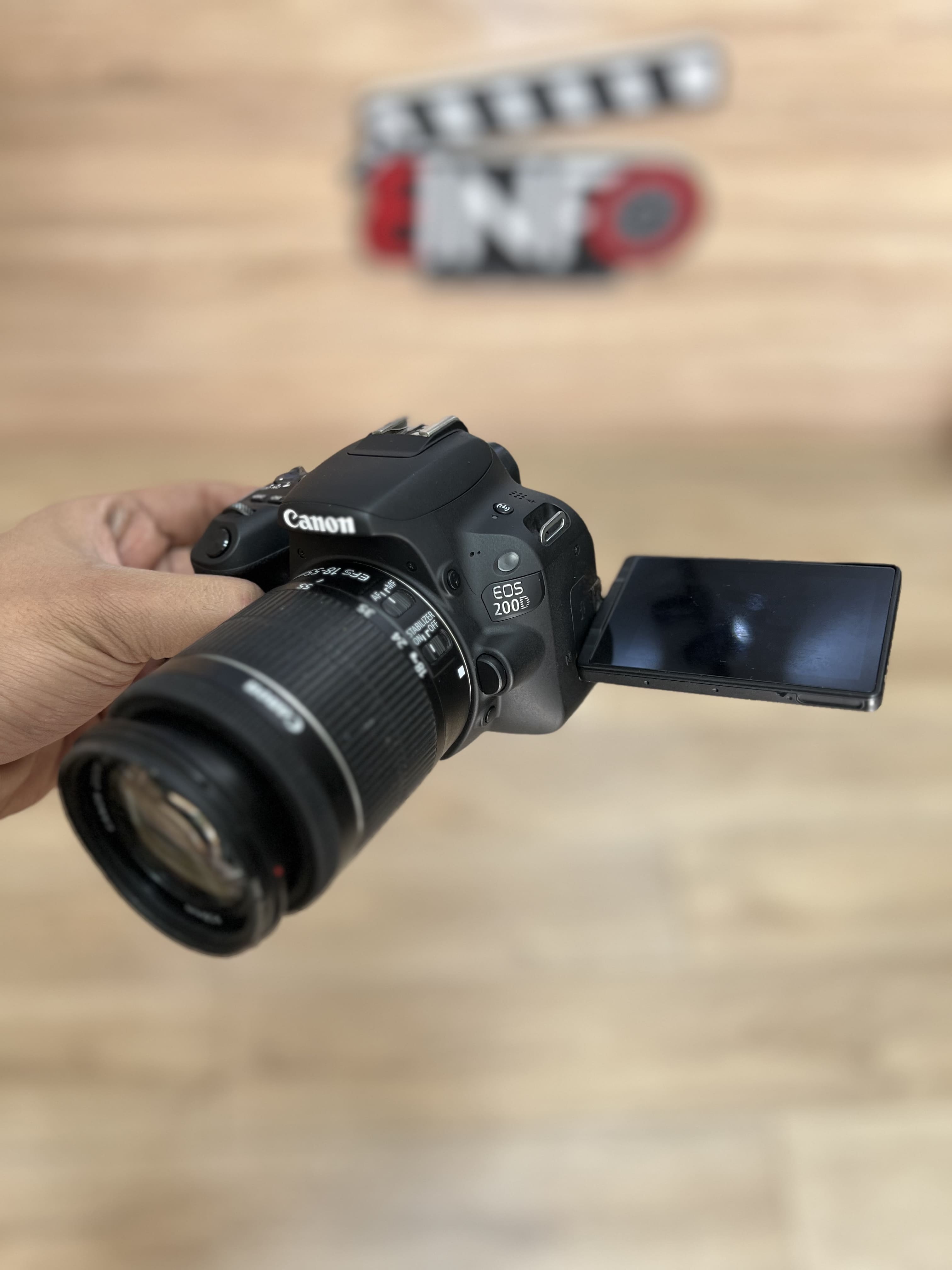 Canon 200d image