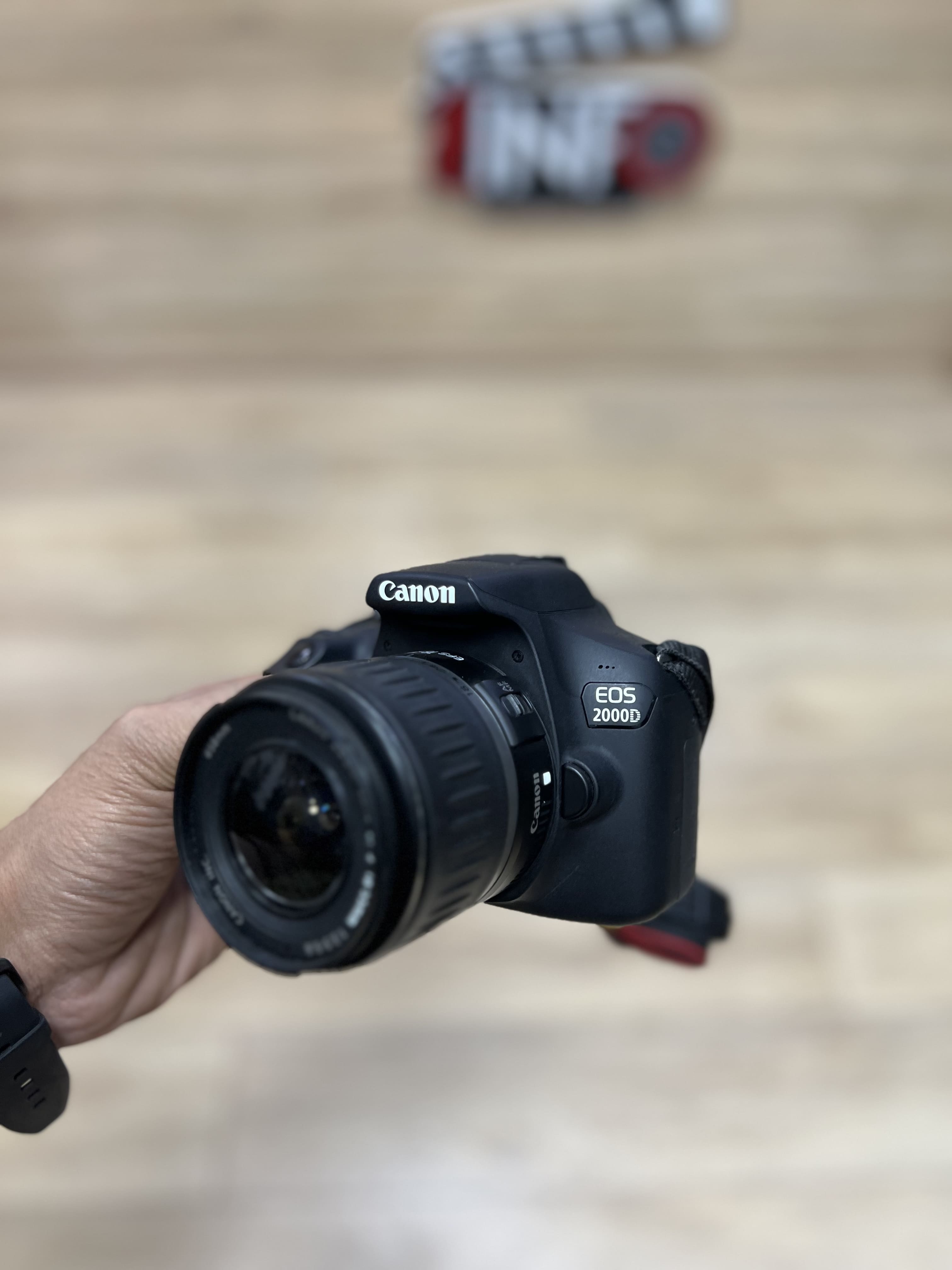 Canon 2000d image
