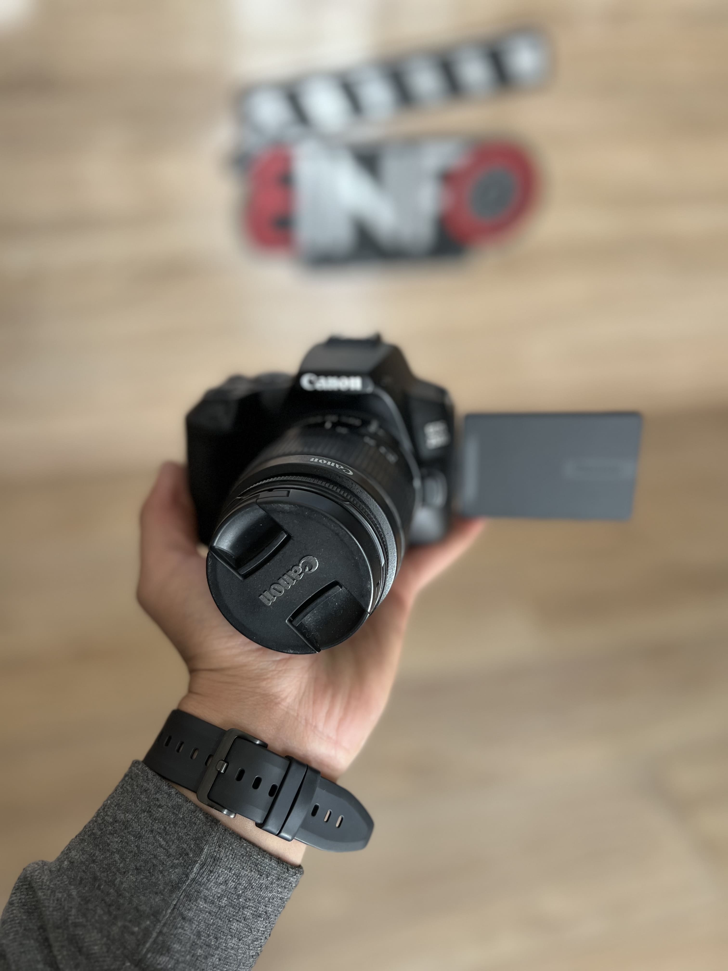 Canon 250 d image