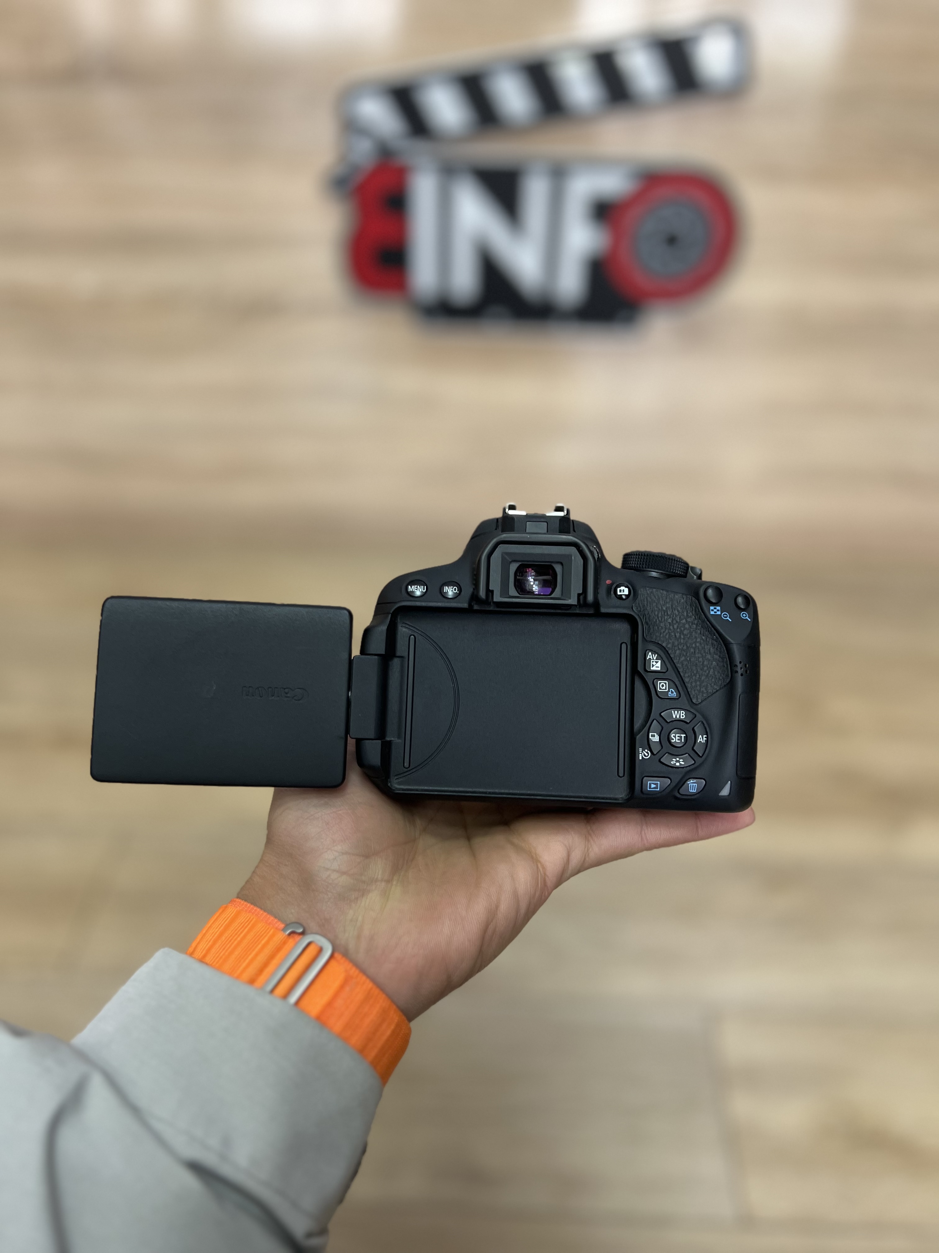 Canon 700d  image