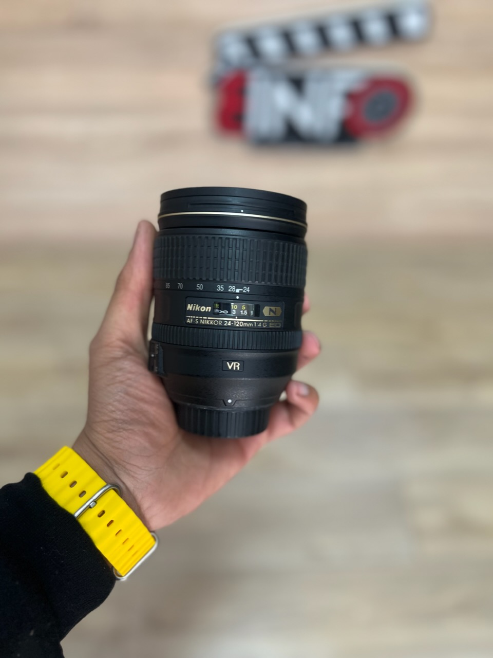 Nikon 24-120 nano image